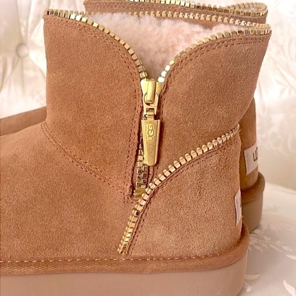 Brand New UGG Mini Florence Slip On Sheepskin Wool Boots Chestnut w/ Gold Tone - Picture 3 of 15